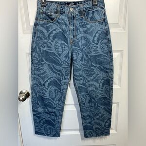 Hollister High Rise Barrel Jeans Butterfly Print Cropped Raw Hem Size 27